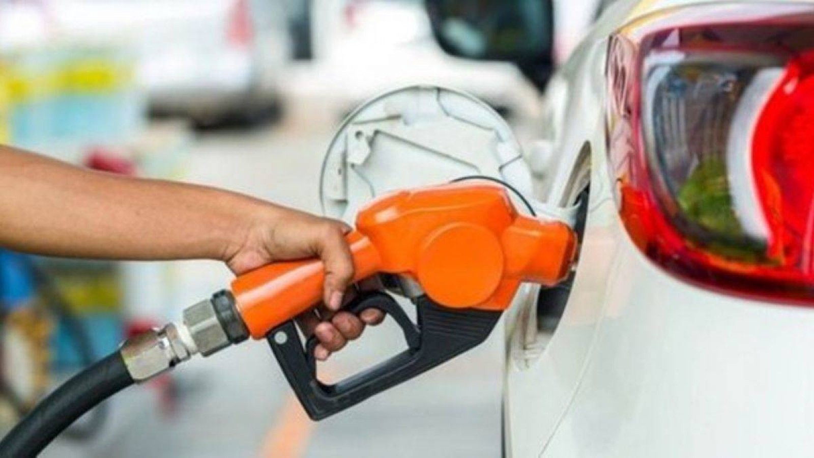 MOTORİNE BU GECE ZAM GELMESİ BEKLENİYOR