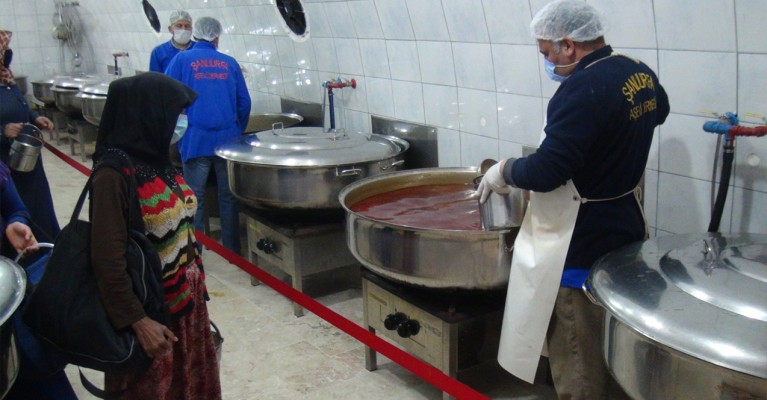Şanlıurfa'da Kazanlar Kaynamaya Başladı