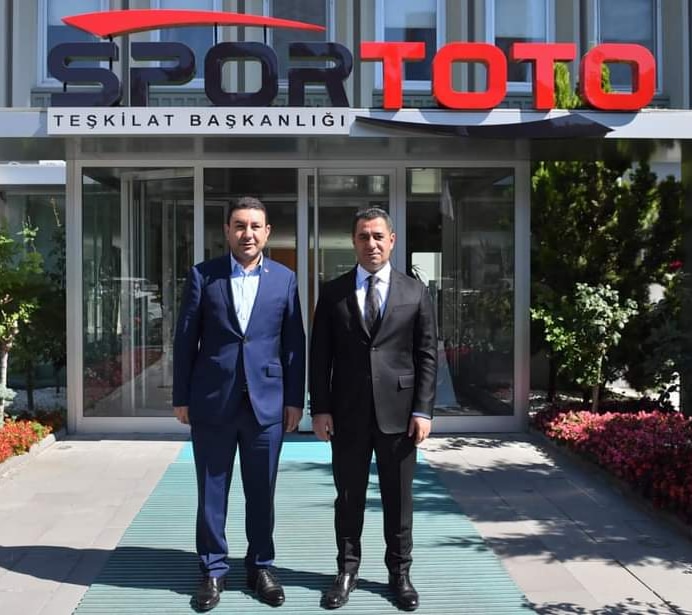 BAŞKAN ÖZYAVUZ'DAN 10 HALI SAHA MÜJDESİ