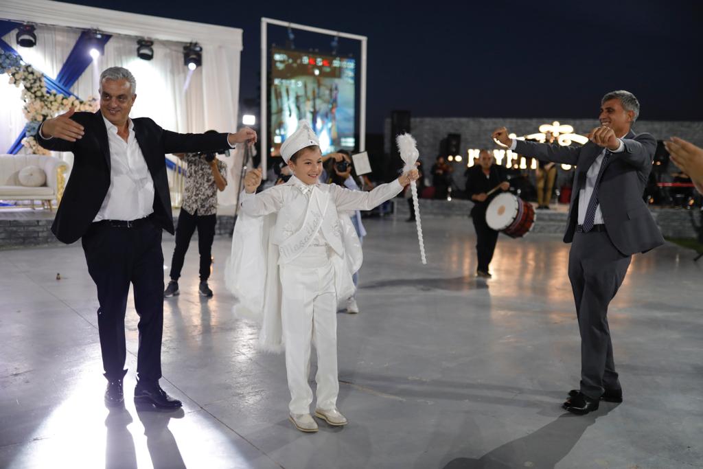 TÜYSÜZ AİLESİNİN MUTLU GÜNÜ