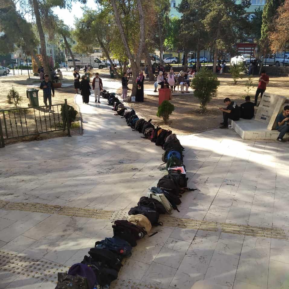 Yardım Kuyruğu, Sağlık Kuyruğu Şimdide Eğitim Kuyruğu