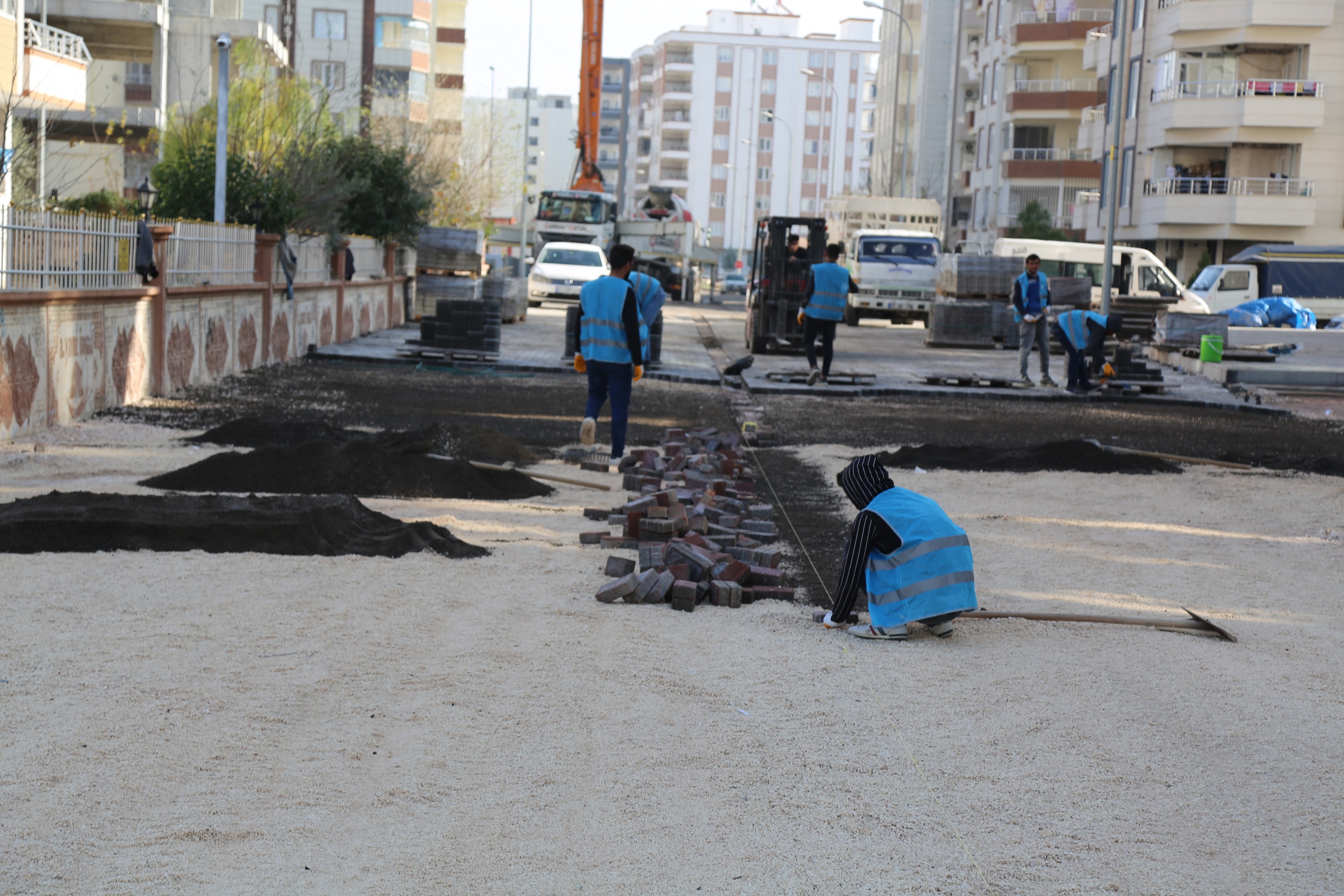 HALİLİYE BELEDİYESİNDEN 5 MAHALLEDE YOL ÇALIŞMASI