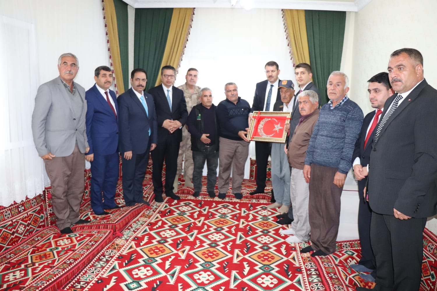 Vali Ayhan Halfeti'de Bir Dizi Temaslarda Bulundu