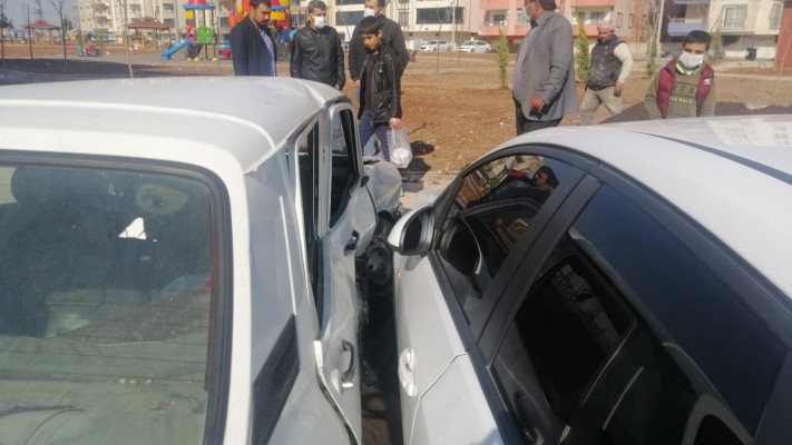 VİRANŞEHİR’DE TRAFİK KAZASI: 2 YARALI