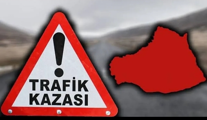 Otomobil ve traktör çarpıştı! Yaralılar var