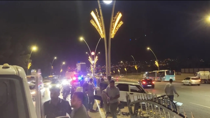 Urfa'da kontrolden çıkan otomobil ortalığı birbirine kattı!