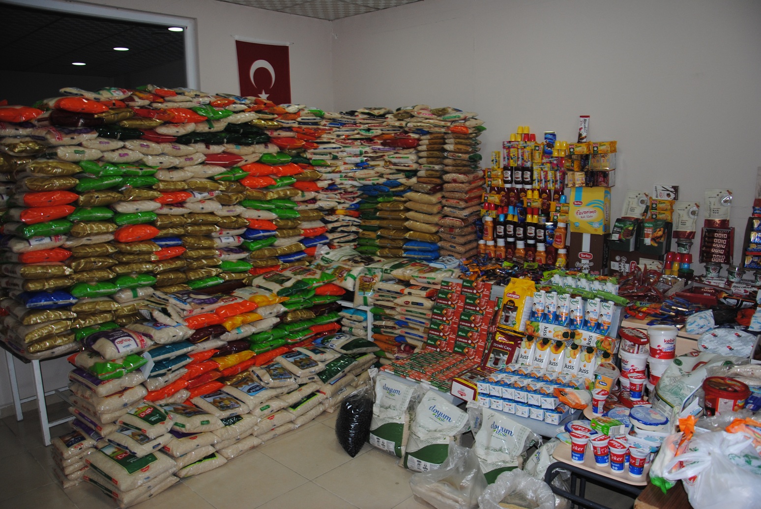 ŞANLIURFA’DA, 2 TON KURTLANMIŞ PİRİNÇ ELE GEÇİRİLDİ