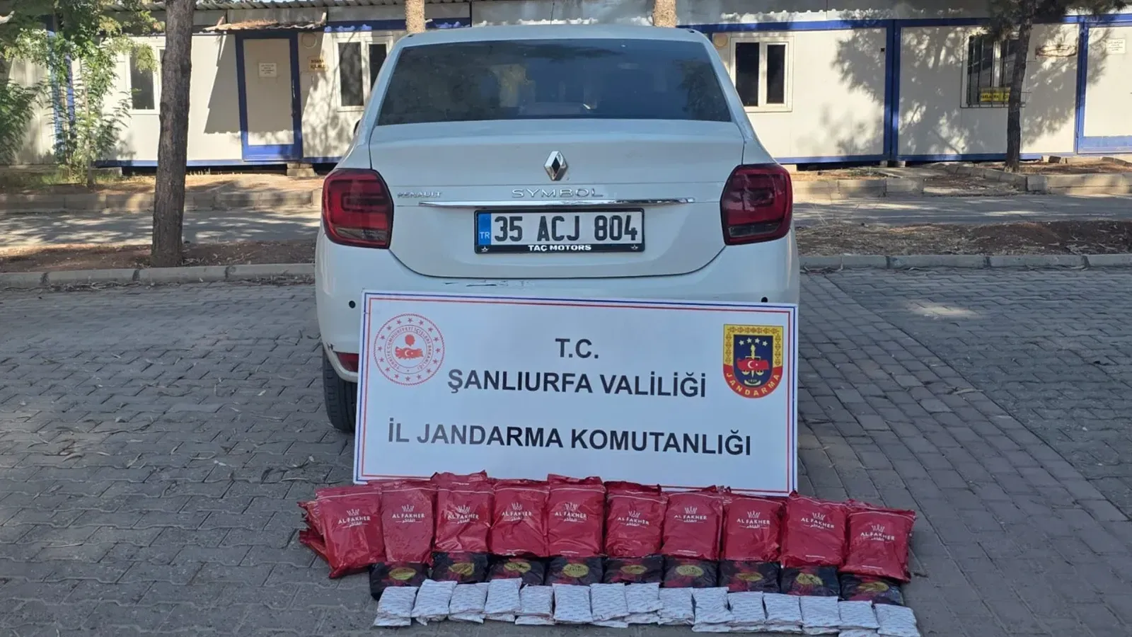Urfa'da kaçakçılığa göz açtırılmıyor! 101 kilograma el konuldu!