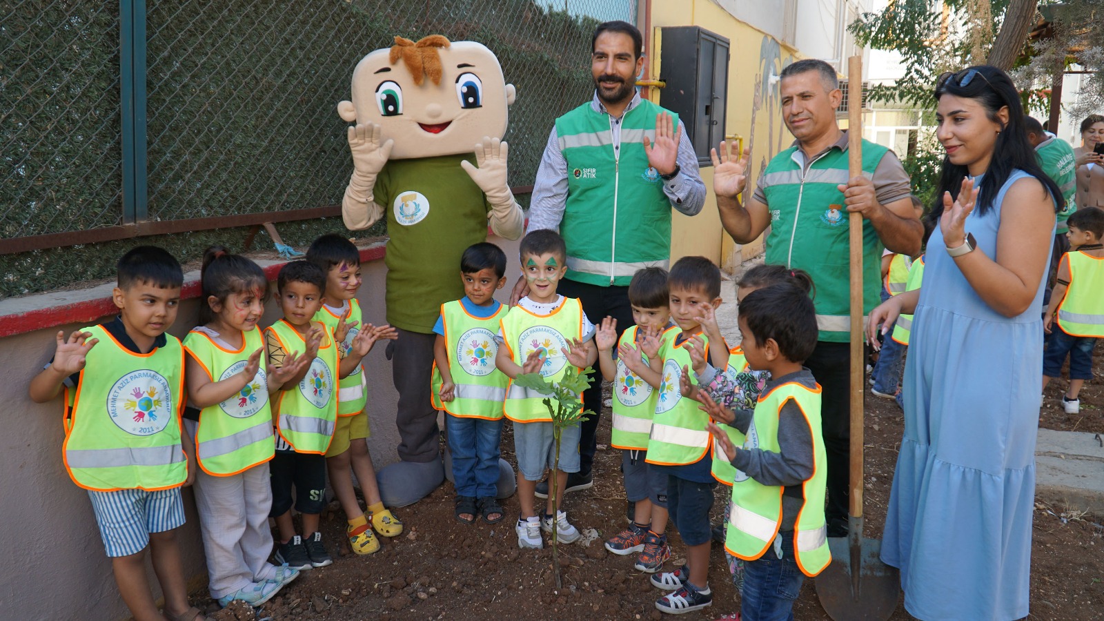 HALİLİYE’DE GELECEĞİN ÇEVRECİLERİ, SIFIR ATIK PROJESİ İLE EĞİTİLİYOR