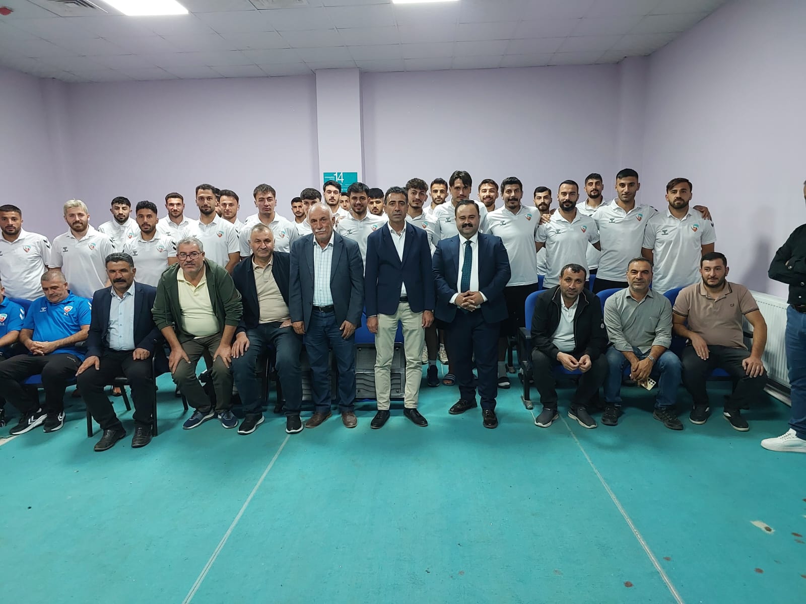 Başkan İnan’dan Futbolculara Moral Yemeği