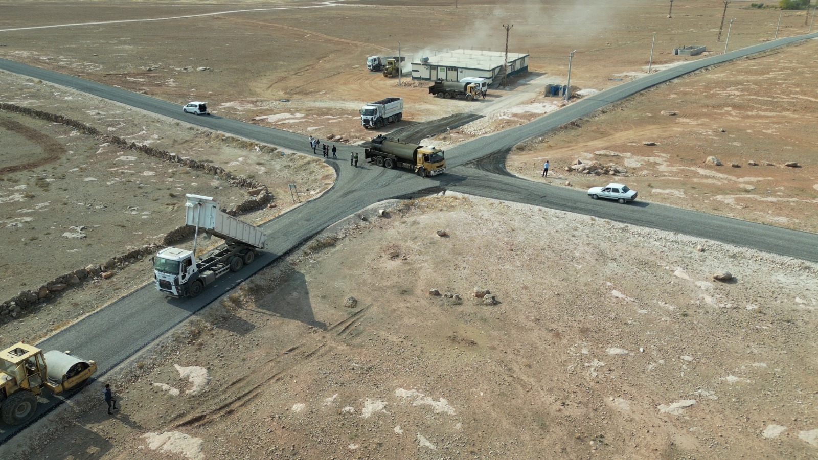 BAŞKAN GÜLPINAR’LA KIRSALDA YOL ÇİLESİ TARİH OLUYOR