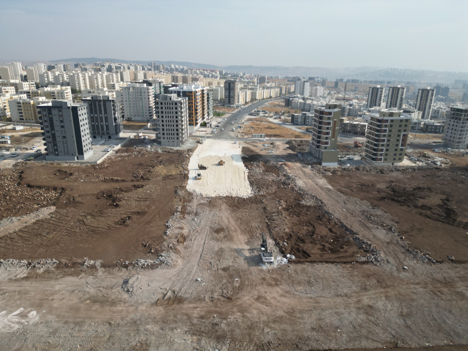 KARAKÖPRÜ’DE TRAFİĞİ RAHATLATACAK YENİ YOL PROJESİ BAŞLADI