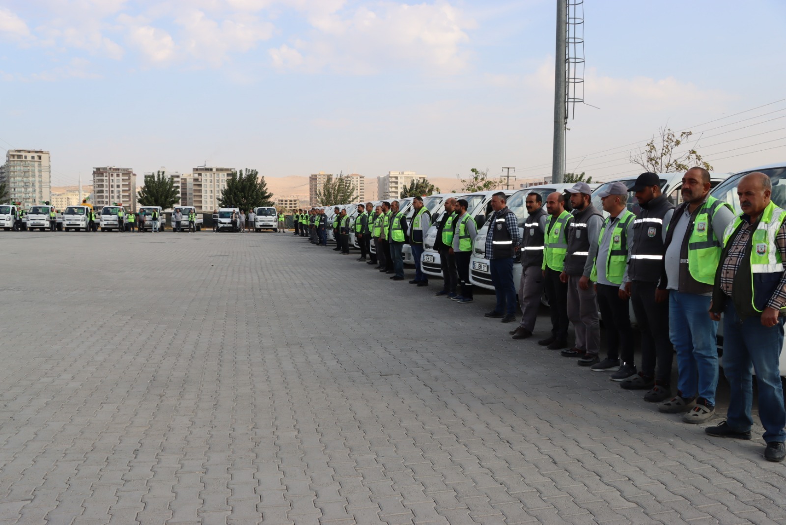 ŞANLIURFA BÜYÜKŞEHİR BELEDİYESİ VEKTÖRLE MÜCADELE ÇALIŞMALARINA ARALIKSIZ DEVAM EDİYOR