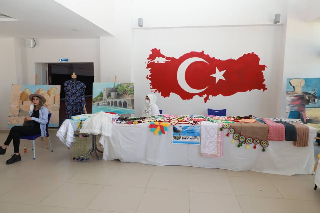 HARRAN BELEDİYESİ EV SAHİPLİĞİNDE EL EMEĞİ GÖZ NURU ESERLER SERGİLENDİ