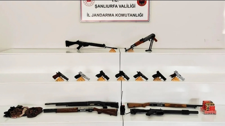 Şanlıurfa’da 16 adrese baskın! Çok sayıda silah yakalandı!