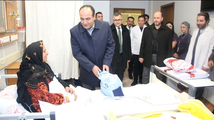 Urfa'da 2026'nın ilk bebeği dünyaya geldi!