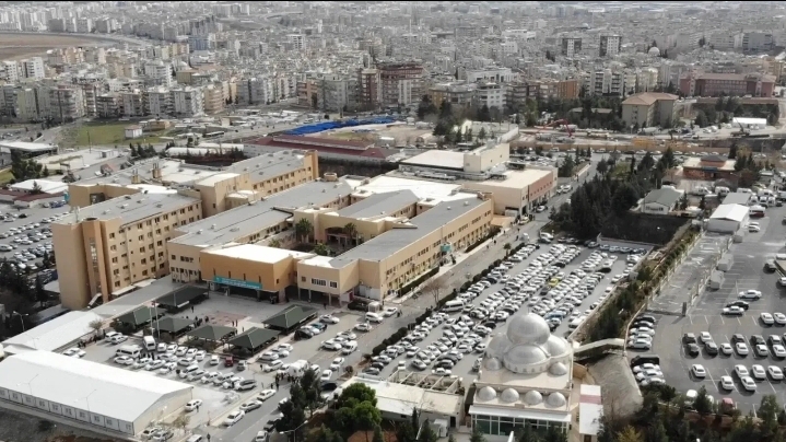 Urfa'daki hastanenin acilinde çökme!
