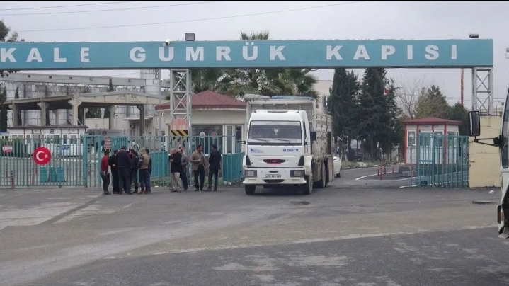 Akçakale Gümrük Kapısı’ndaki ücret tarifesine tepki!