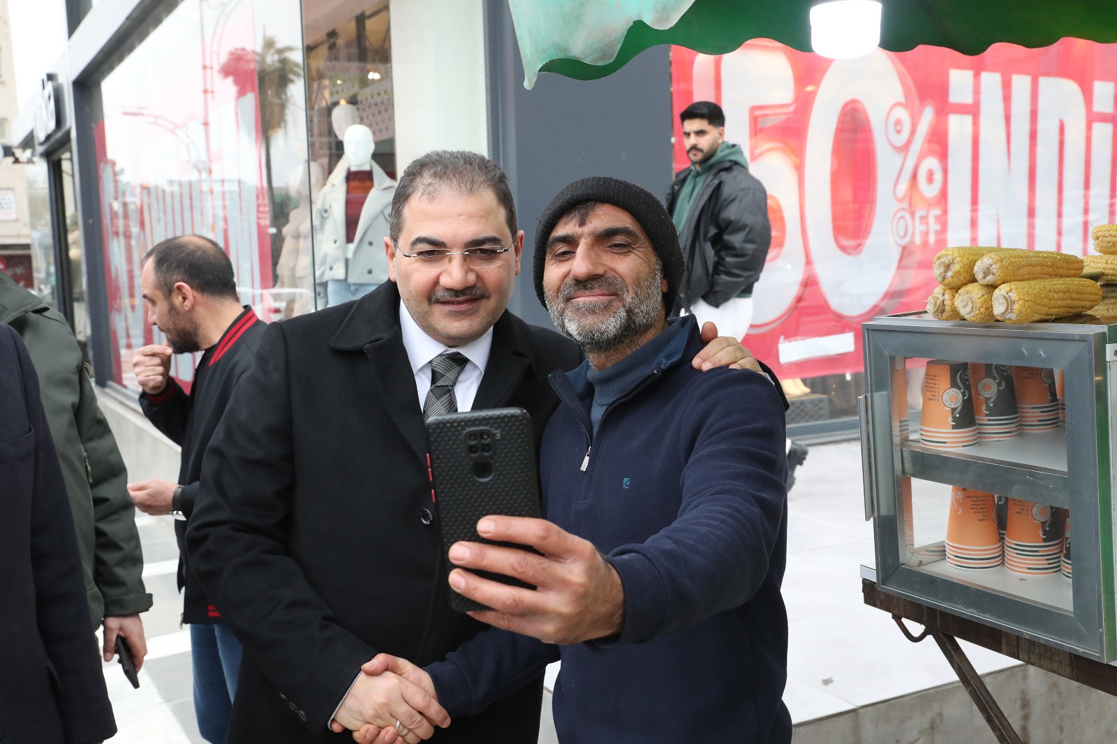 BAŞKAN CANPOLAT HALKLA İÇ İÇE