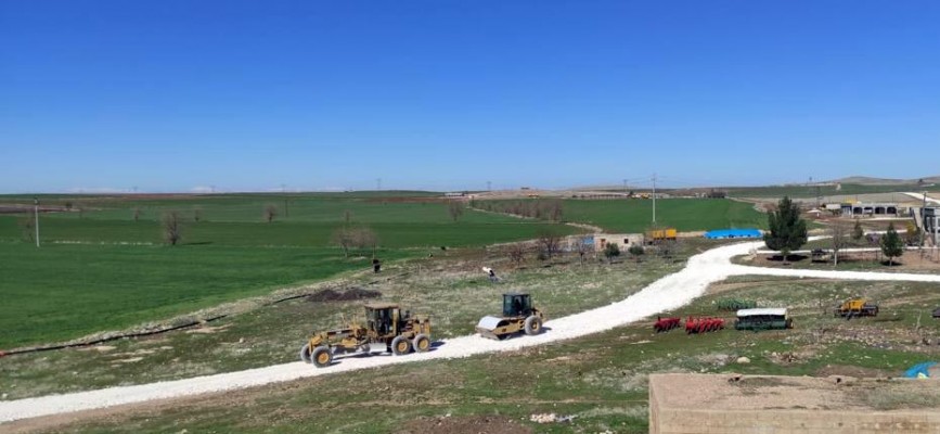 Siverek Kırsalında Yol Yapım Çalışmaları Devam Ediyor