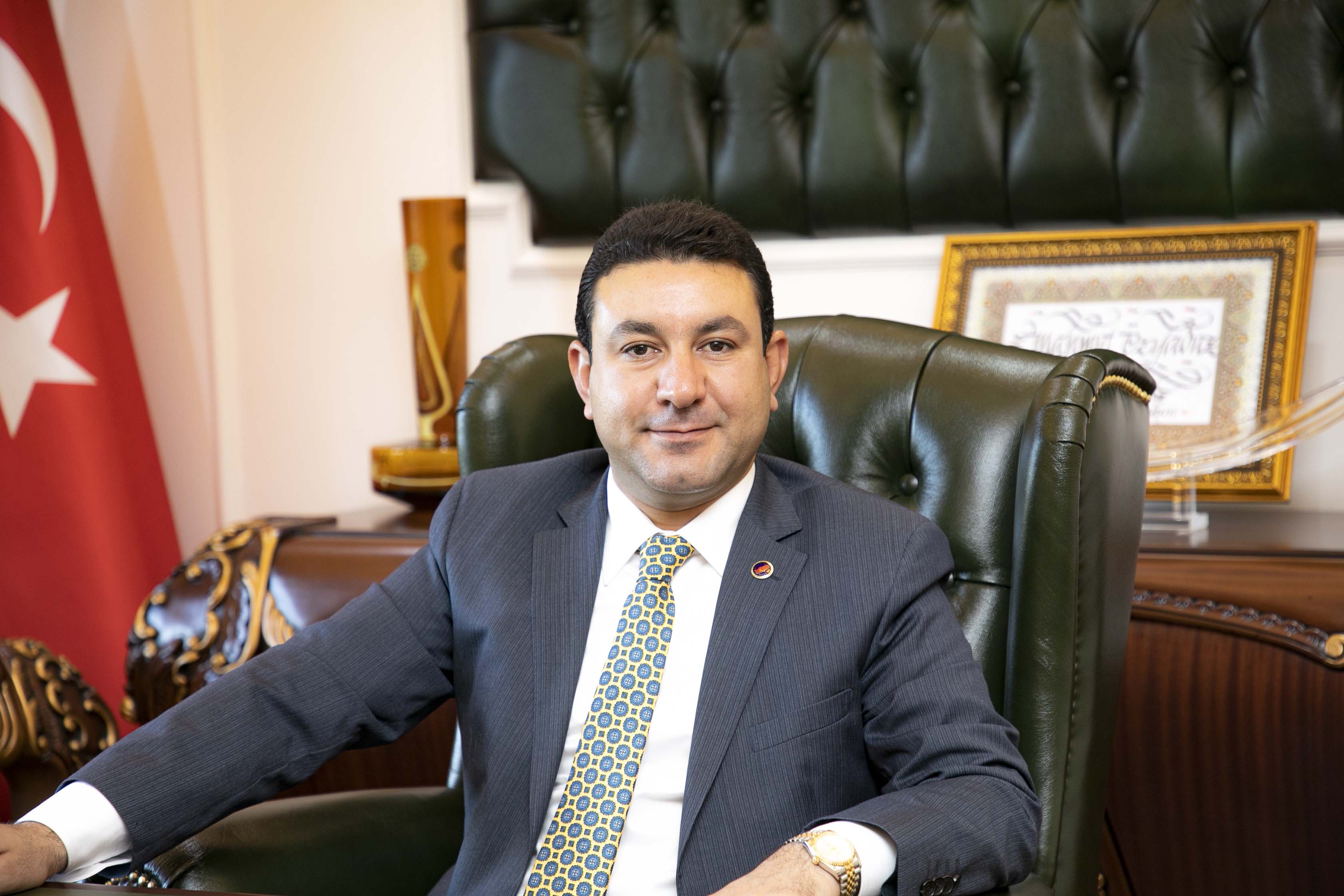 BAŞKAN ÖZYAVUZ’DAN ÖĞRETMENLER GÜNÜ MESAJI