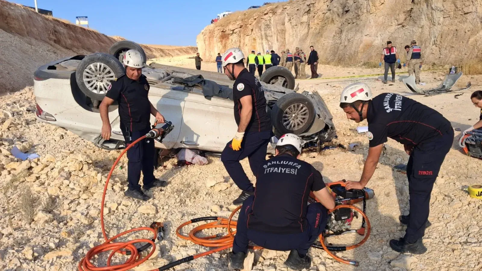 Şanlıurfa’da feci olay! 17 metrelik uçuruma düştü