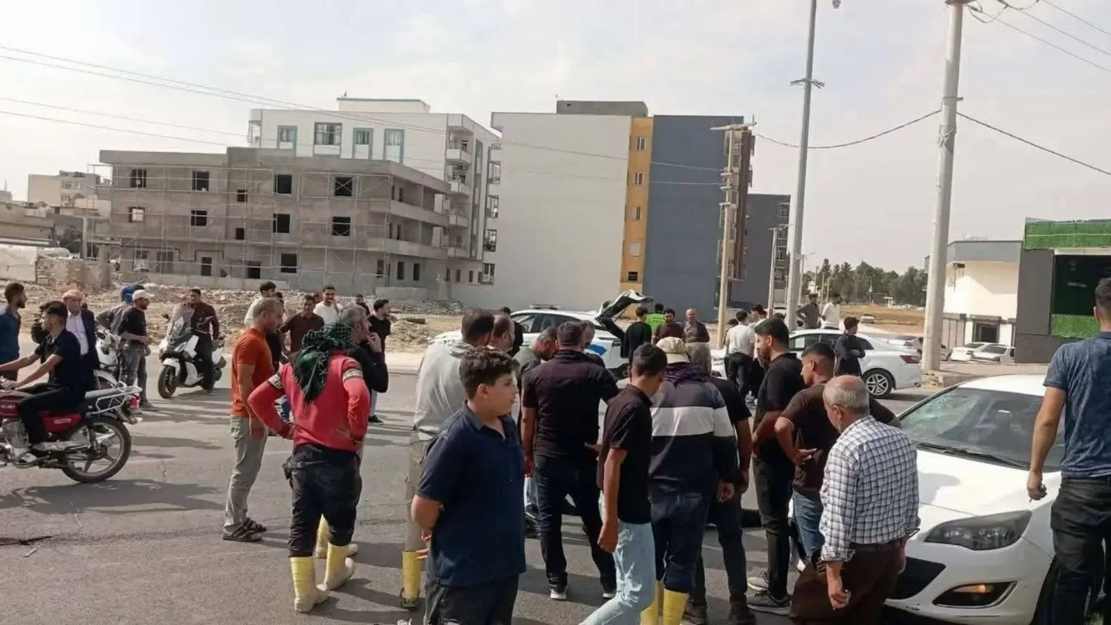 Akçakale–Halep yolunda feci kaza! Motosiklet sürücüsü ağır yaralandı