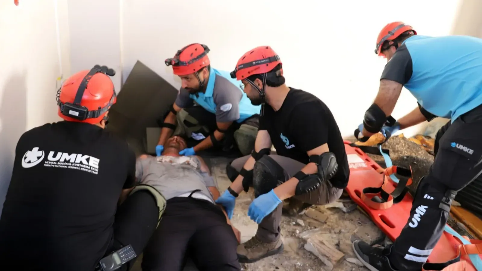 Şanlıurfa’da nefes kesen deprem tatbikatı!