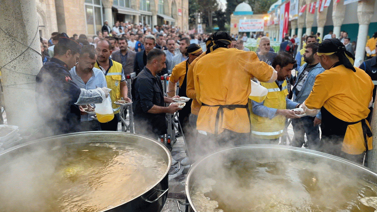 Haliliye Belediyesi’nden Şanlıurfa’da tirit ziyafeti!